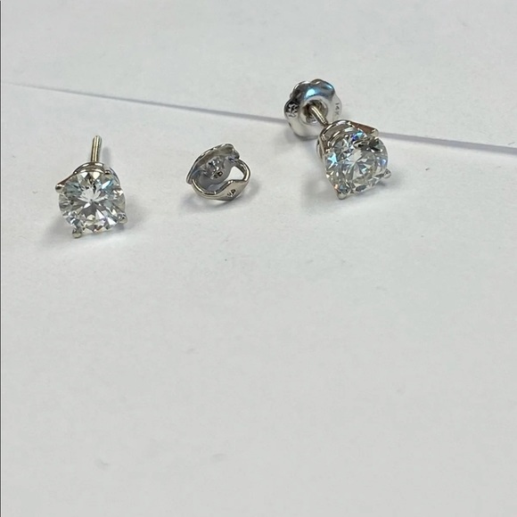 14K White Gold Diamond Earrings - Picture 2 of 3